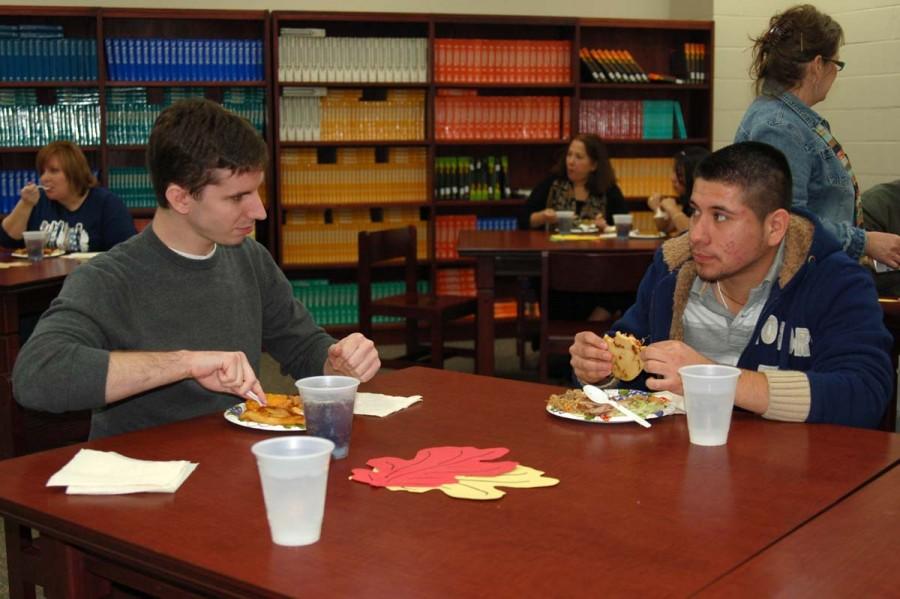 Language Academy students host dinner